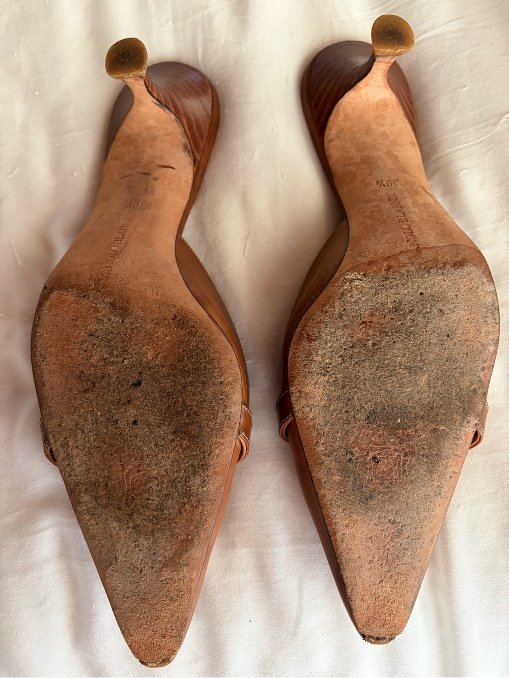 Manolo Blahnik Tan Leather Pointed Mule with Decorative Buckle - Picture 3 of 3